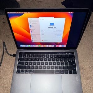 Apple MacBook Pro 13” 2017 A1706 i5 3.1GHz 8GB RAM – Works – Screen Damage